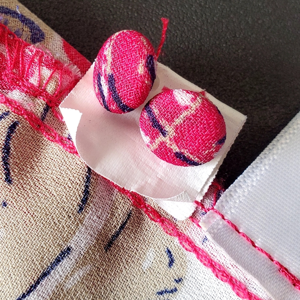 Krazy Kat Pink, White, Blue, & Beige Blouse. Size 2x - Picture 4 of 5